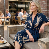 Leya | Robe midi à manches longues avec col et motif rayé
