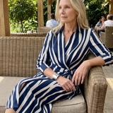 Leya | Robe midi à manches longues avec col et motif rayé