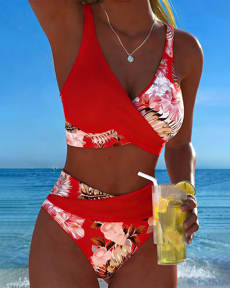 Bikini avec motif floral contrastant et fente