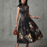 Greta | Robe Midi Plissée à Col Montant et Découpe Florale