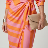 Leya | Robe midi à manches longues avec col et motif rayé