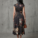 Greta | Robe Midi Plissée à Col Montant et Découpe Florale
