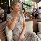 Astra | Robe midi à manches courtes avec motif abstrait