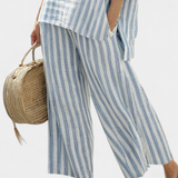 Federica – haut risqué bleu sophistiqué et pantalons décontractés